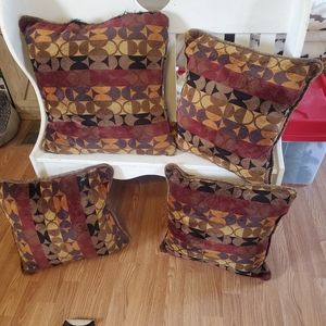 4 COUCH PILLOWS